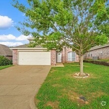 Building Photo - 1215 Hidden Oaks Dr