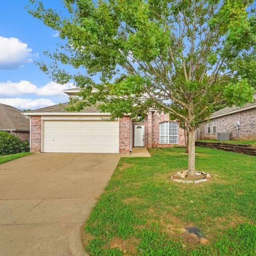 Primary Photo - TOTALY REMODELED 4-2 In Mansfield ISD!