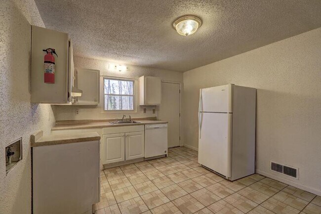 Foto del edificio - 2223 Davis Rd SW