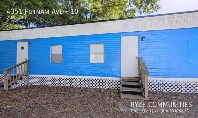 Foto del edificio - 4351 Putnam Ave