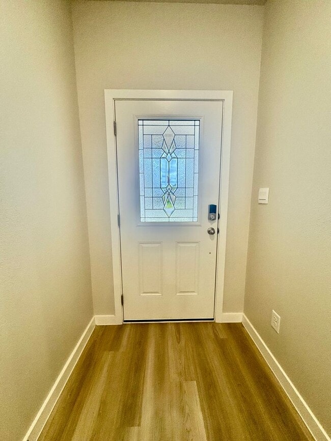 Building Photo - Brand-New 4-Bed, 2-Bath Home in London!