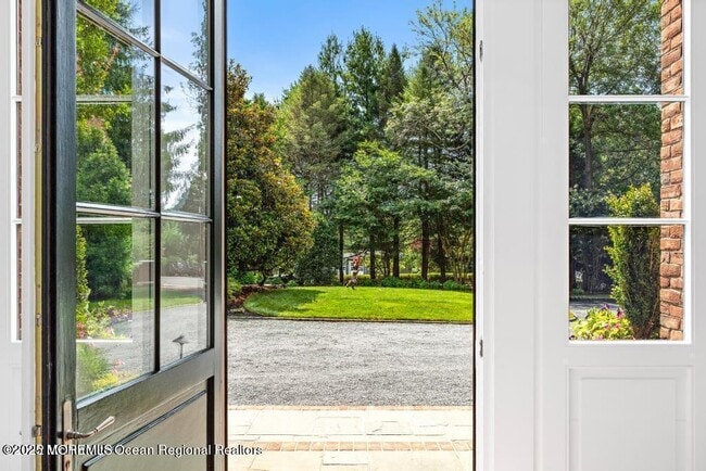 Foto del edificio - 18 Sheraton Ln