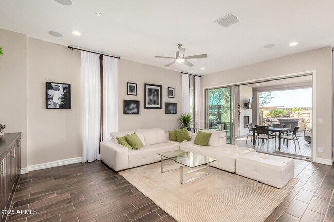Foto del edificio - 10764 N 124th Pl