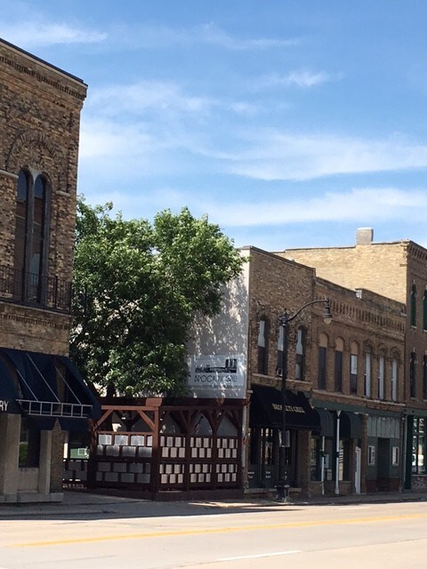 Primary Photo - 607 S Main St