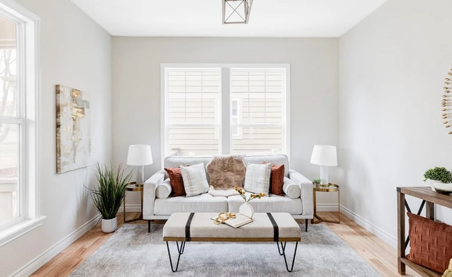 Foto del edificio - Modern Comfort in Bradburn’s Most Sought-A...