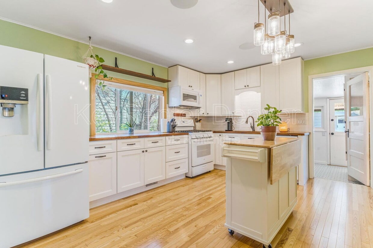 Foto principal - 4476 S Lincoln St