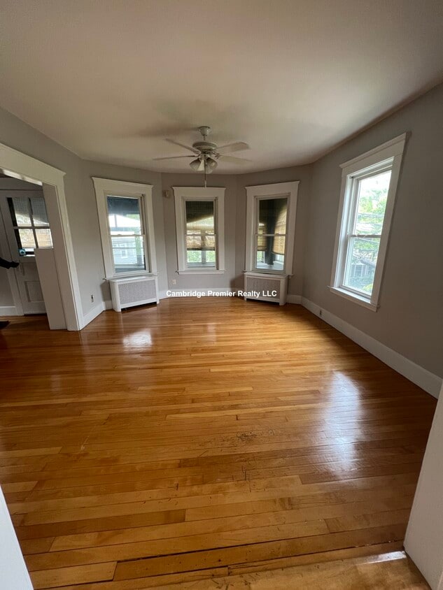 Primary Photo - 121 North St