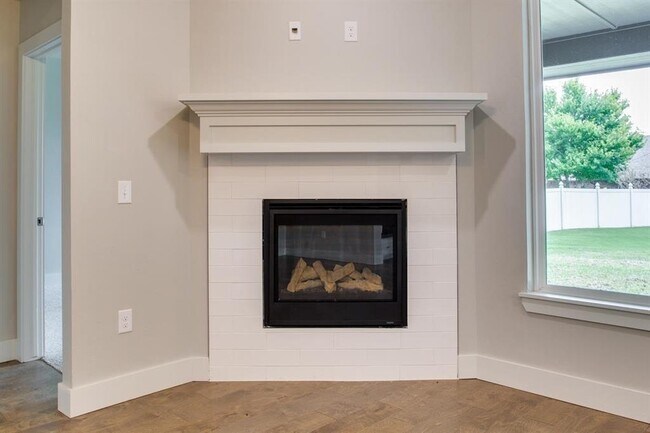 Building Photo - 1111 Sawgrass Ln