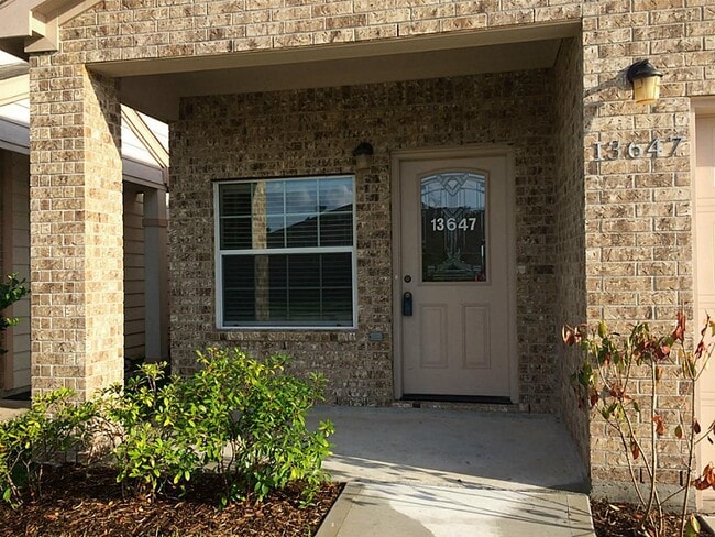 Foto del edificio - 13647 Padgett Dr
