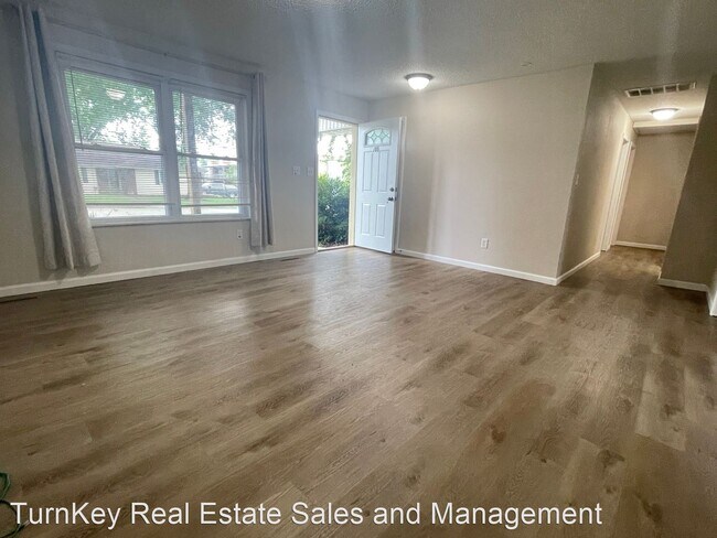 Foto del edificio - 3 br, 2 bath House - 705  East Redwood