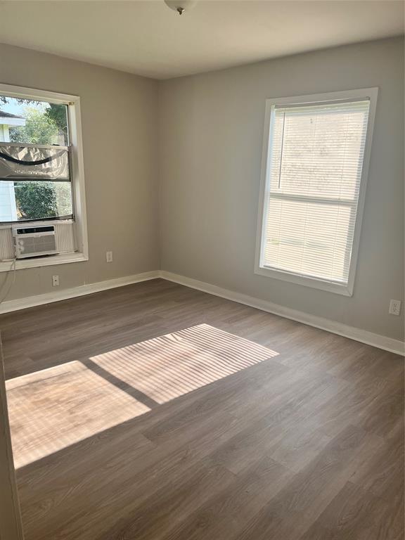 Foto del edificio - 1317 Bernard St