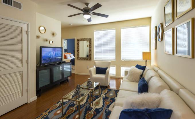 Foto principal - 1 bedroom in Houston TX 77024