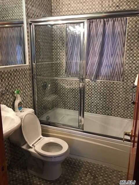 Foto del edificio - 211-03 28th Ave