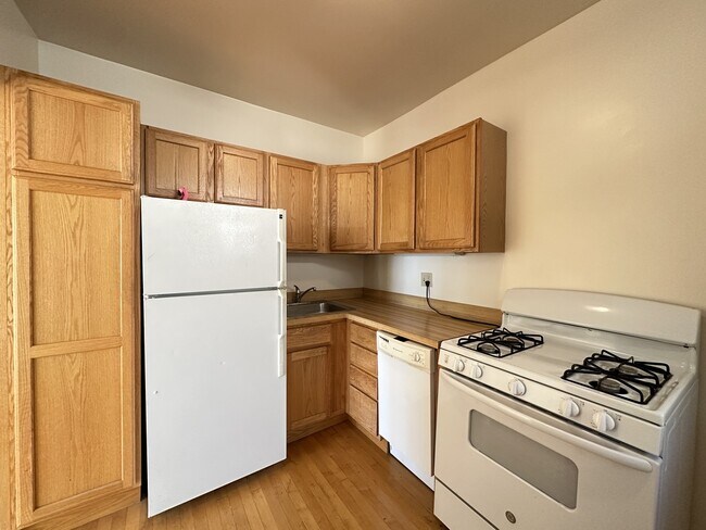 Building Photo - 4301 N Francisco Ave