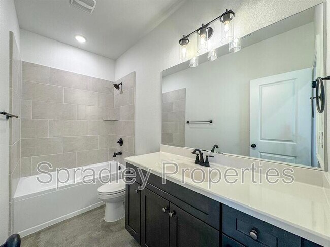 Building Photo - 203 Juniper Dr