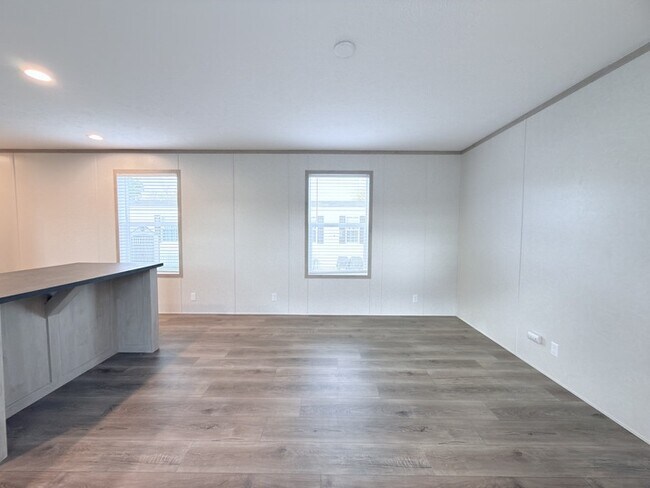 Foto del edificio - 52705 Van Buren Dr