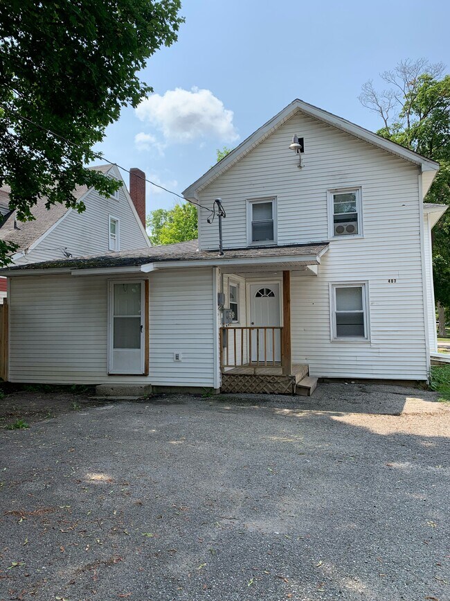 Private entrance and ample parking - 407 S Michigan Ave