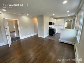 Building Photo - 501 Walnut St