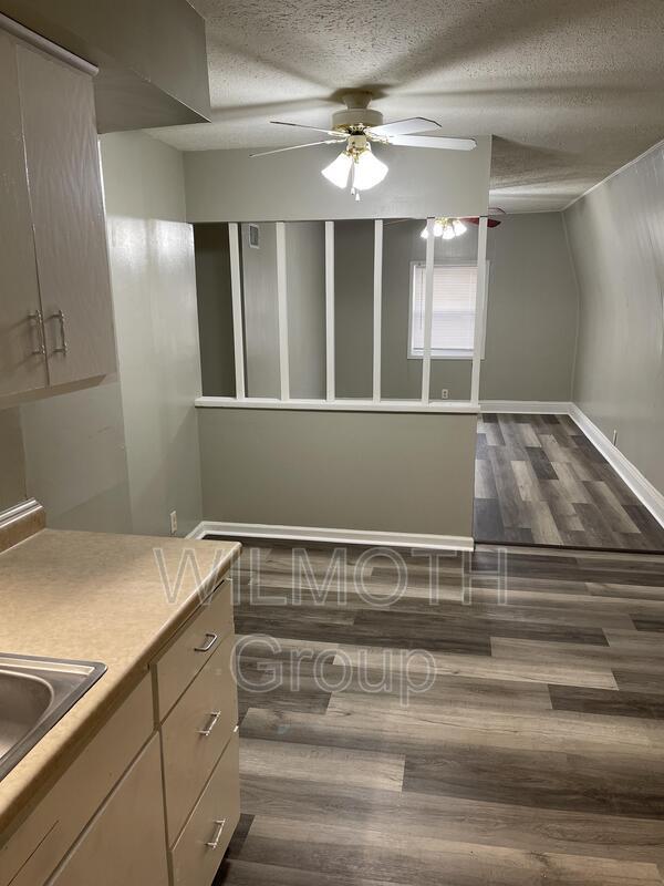 Building Photo - 210 Whitlock Ave