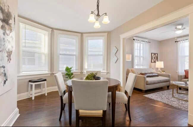 Foto del edificio - 4328 Brownway Ave