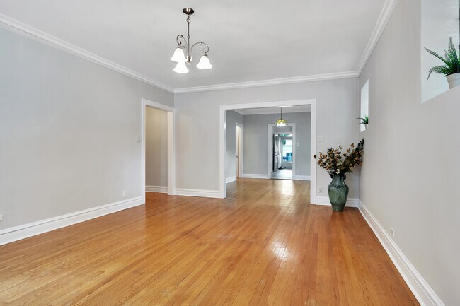 Foto del edificio - 5658 N Campbell Ave