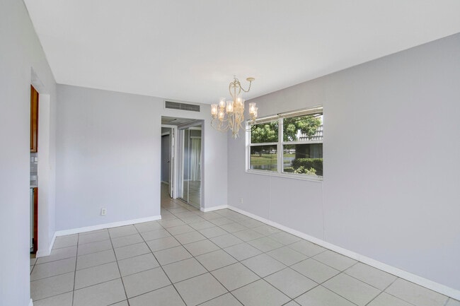 Building Photo - 175 Valencia H