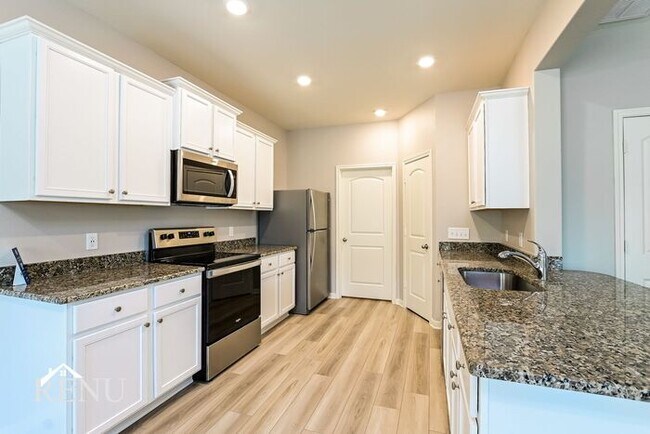 Building Photo - 25410 Cypress Bend Dr