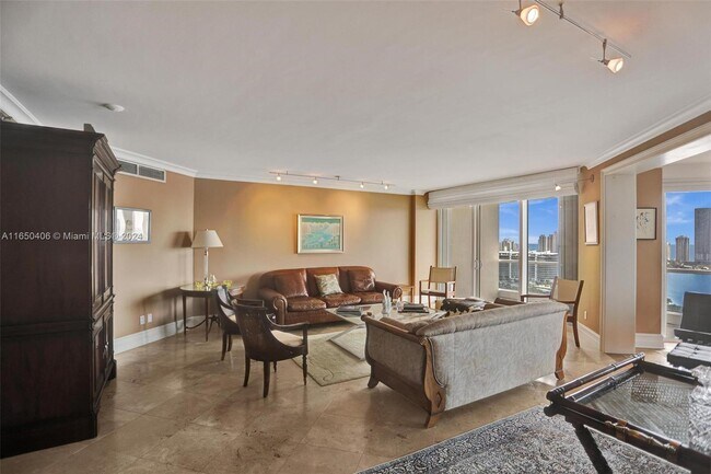 Building Photo - 7000 Island Blvd