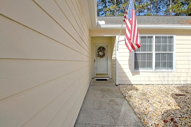 Building Photo - 308 Wood Ridge