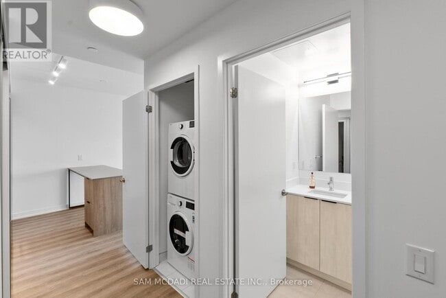 Building Photo - 2485 Eglinton Ave W