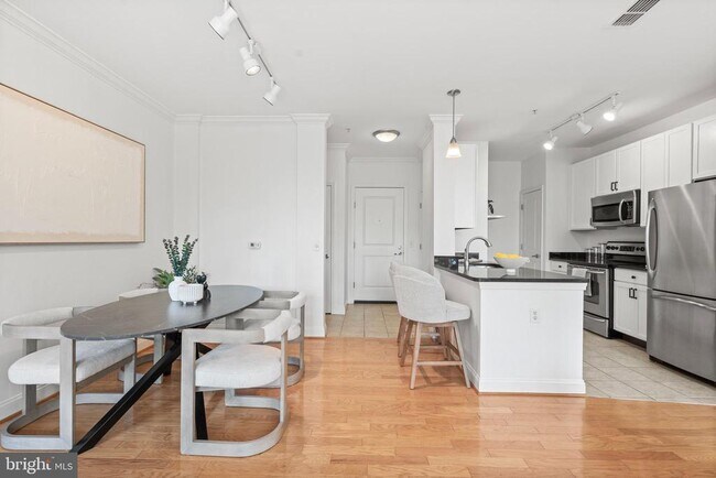 Building Photo - 1391 Pennsylvania Ave. SE