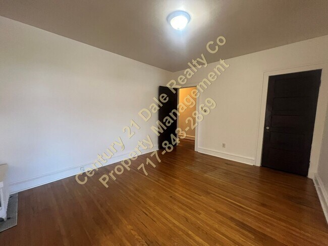Foto del edificio - 423-425-425 N Franklin St
