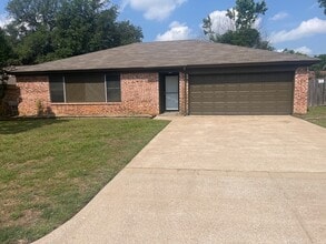 Building Photo - 6402 Walnut Springs Dr