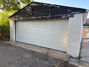 Building Photo - 726 E Moler St