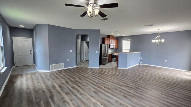 Foto del edificio - Northeast Crossing beauty 3 Bedroom 2 Bath...