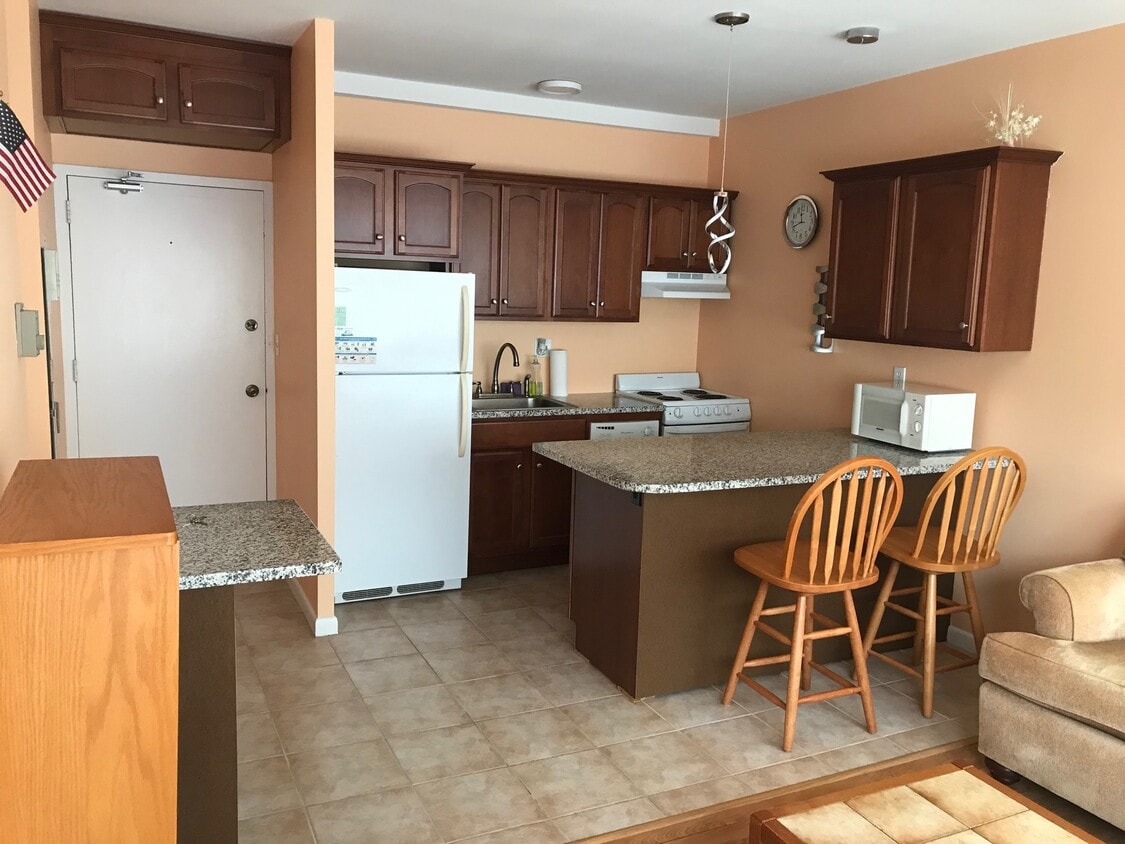 1320 Berlin Tpke Unit 109, Wethersfield, CT 06109 Condo for Rent in