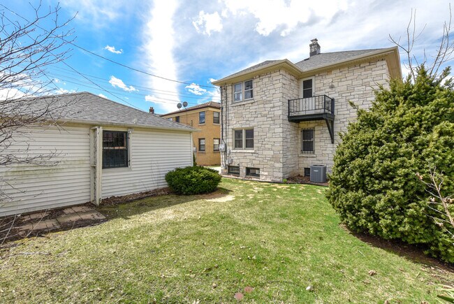 Building Photo - 2790 N 70th St