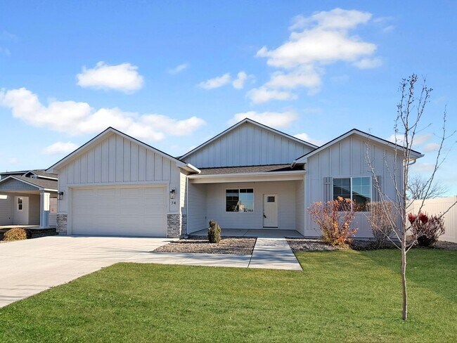 Foto del edificio - Brand-New 4-Bedroom Home in Nampa’s Pheasant Meadows | Near Gateway Center, Treasure Valley Marke...