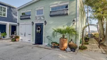 Foto principal - 5400 Little River Neck Rd