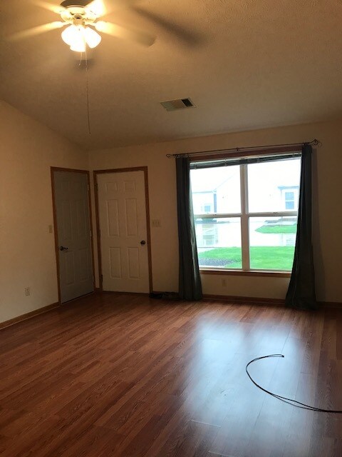 Building Photo - 1092 Mindy Ln