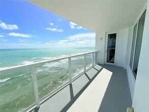 Building Photo - 2751 S Ocean Dr