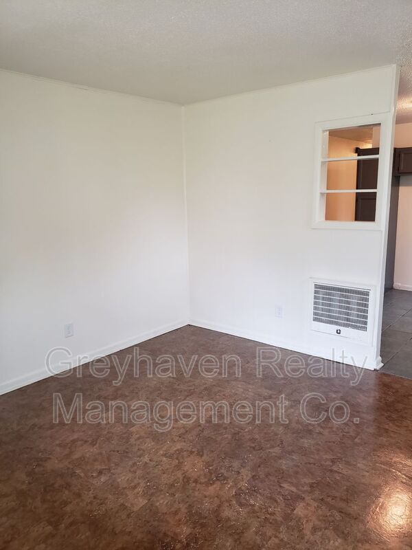 Building Photo - 6203 Talladega Ave