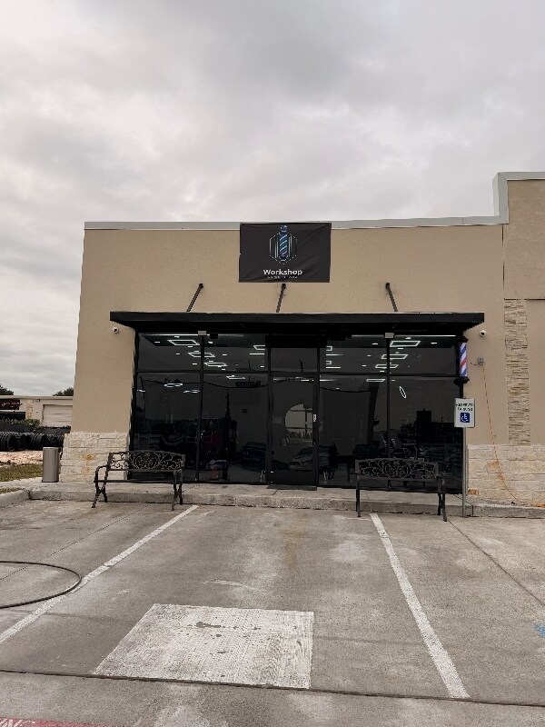 Foto del edificio - 18695 Clay Rd