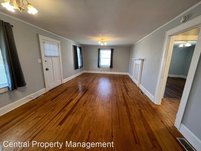 Building Photo - 2 br, 1 bath House - 9112 Asheville Highway