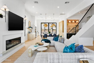 Building Photo - 4207 E Campbell Ave