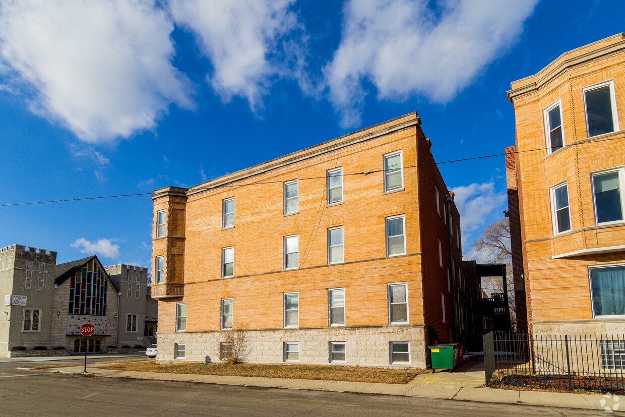 Foto del edificio - 6957-6959 S Union Ave