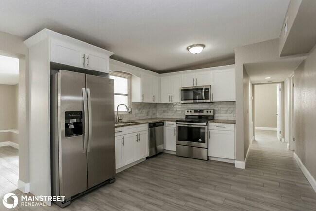 Building Photo - 2170 Alemanda Dr, Clearwater, FL 33764