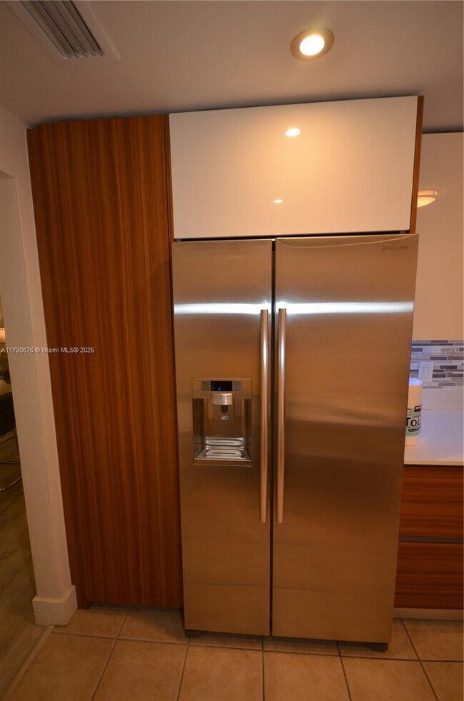 Foto del edificio - 3801 S Ocean Dr