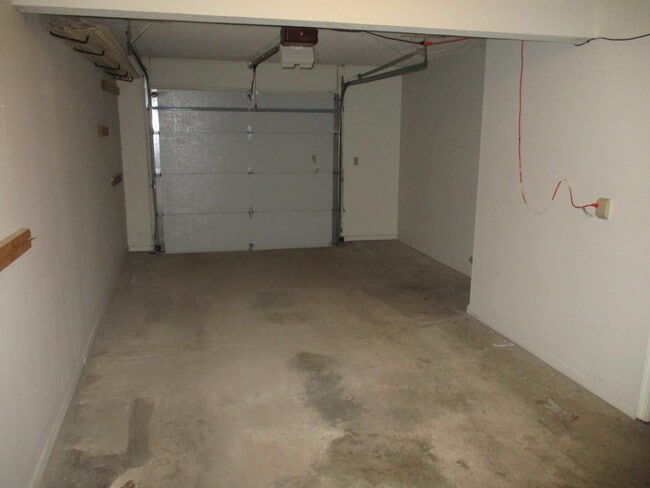 Building Photo - 1140 E Johnston St