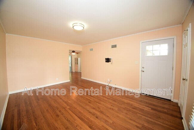 Foto del edificio - 2513 S Sandusky Ave